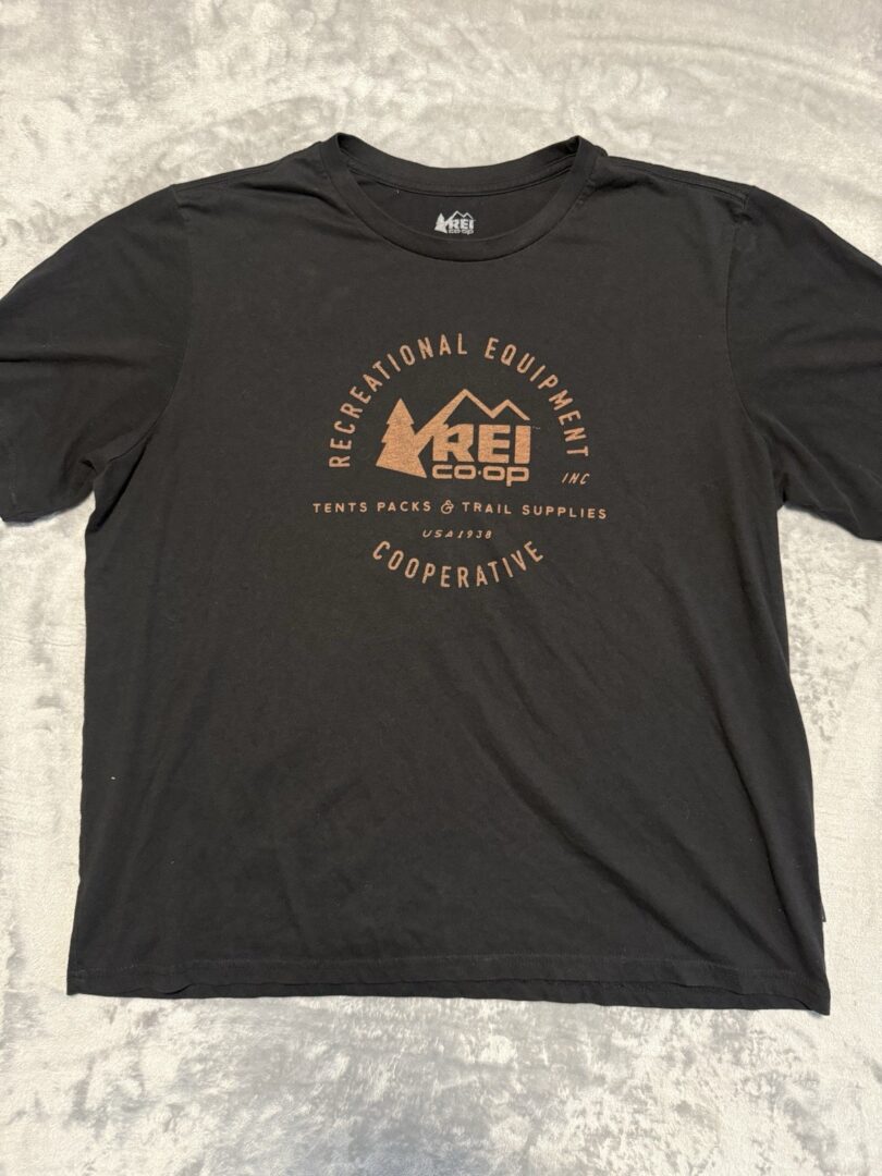REI Co-op Official Tent Packs & Trail Supplies USA 1938 Men T-Shirt Sz XL Black
