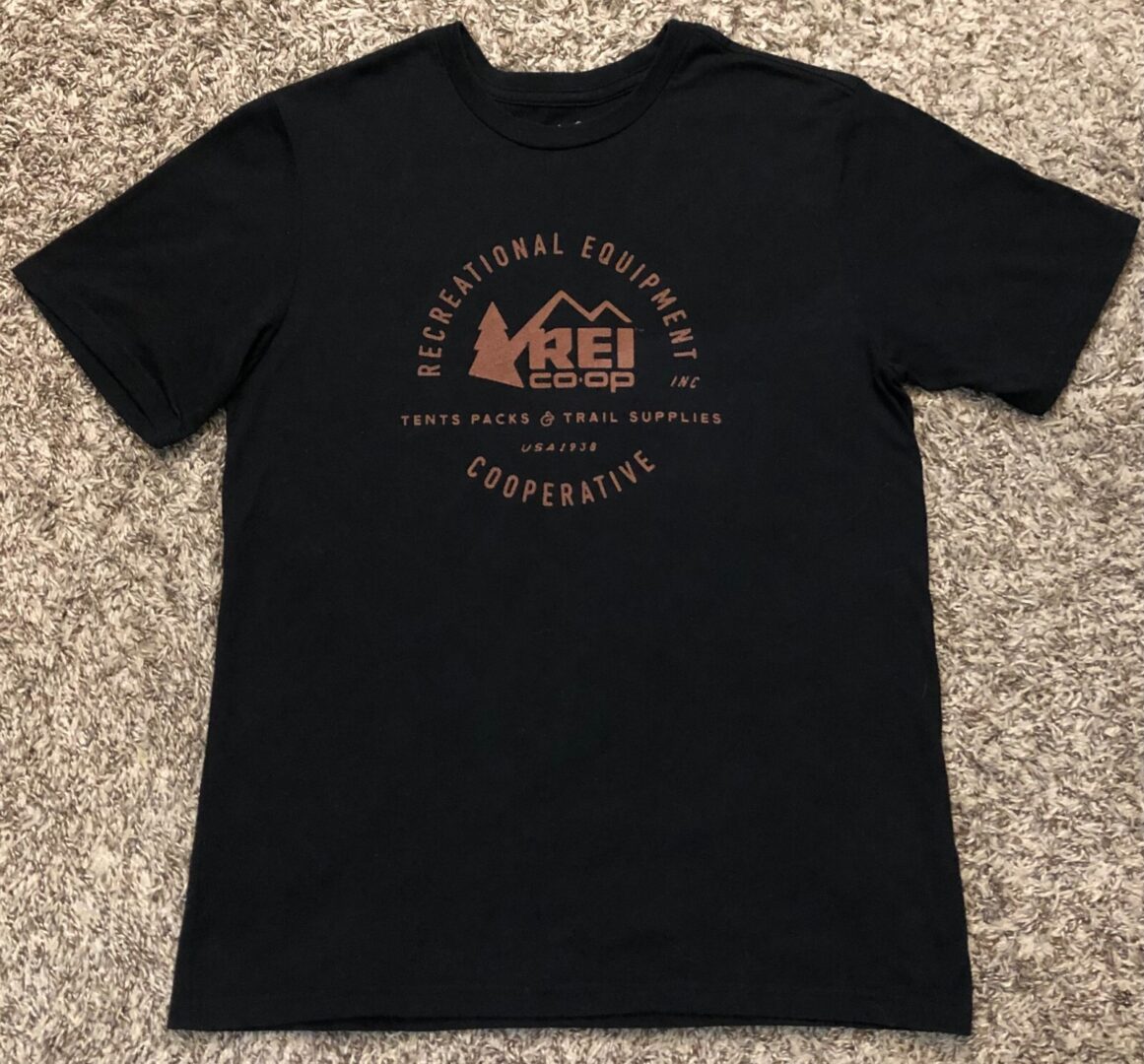 REI Co-op Official Tent Packs & Trail Supplies USA 1938 Men’s T-Shirt Size S