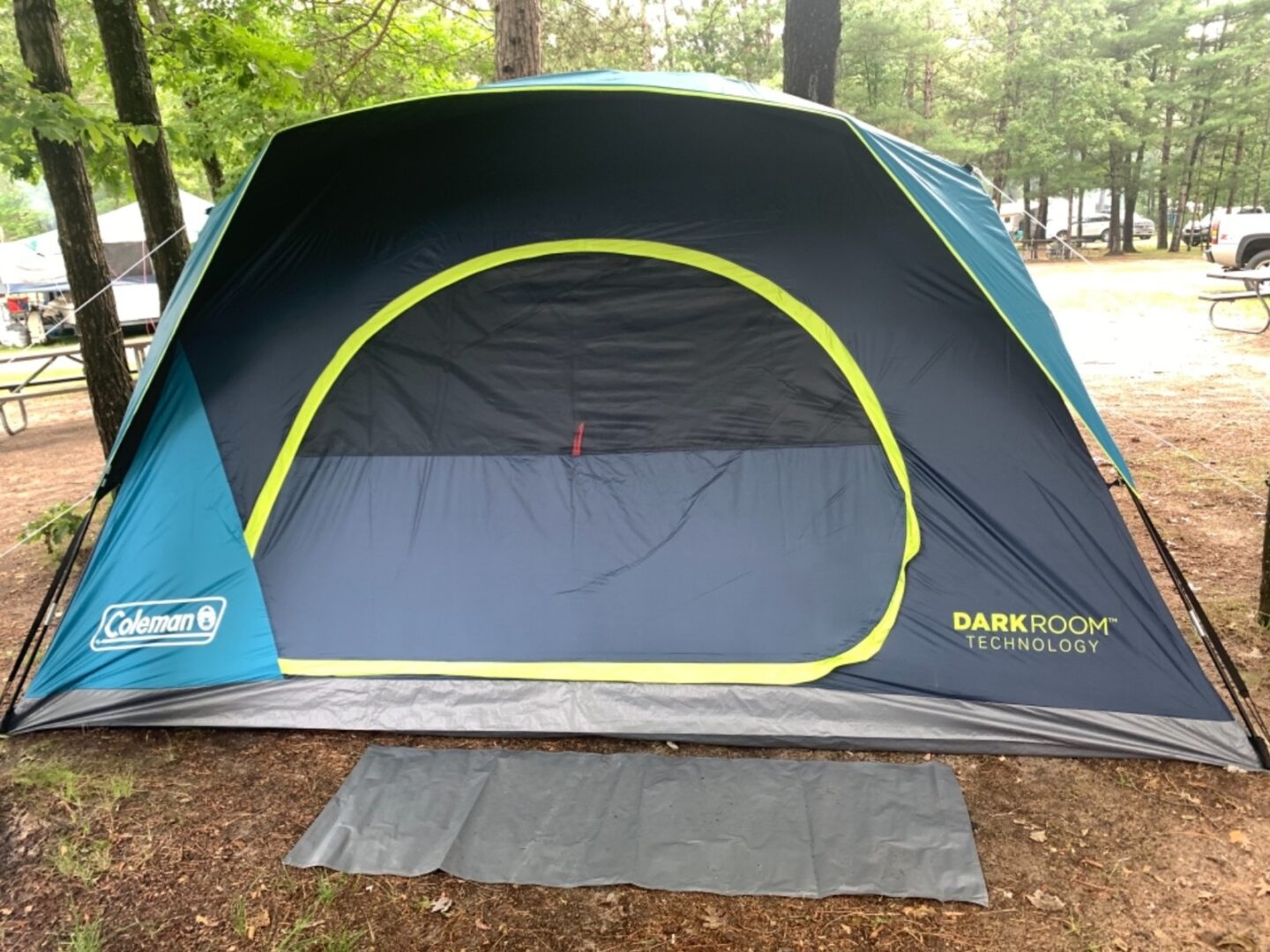 Coleman Skydome Dark Room Tent 4 Person, 5 Min Setup, Blocks 90% Sunlight
