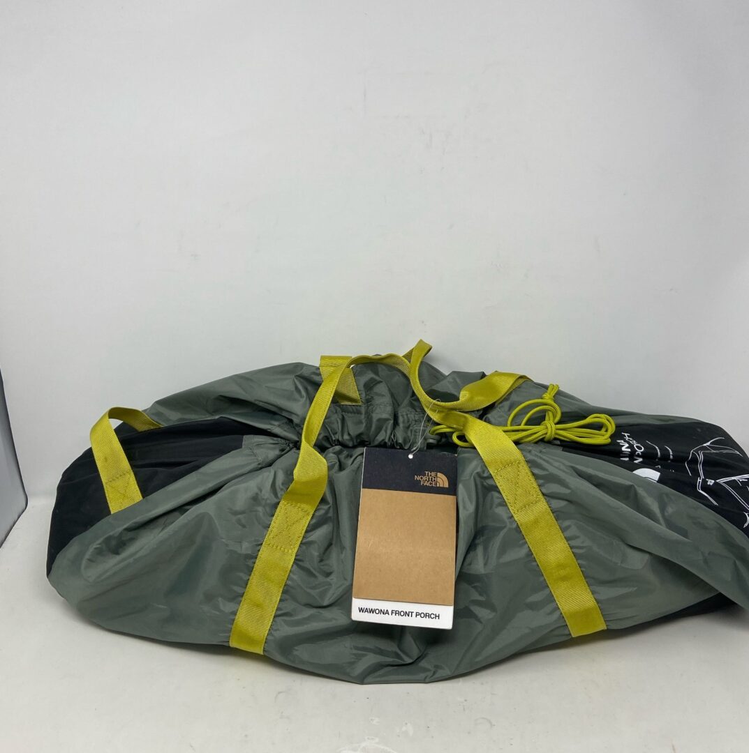 The North Face Wawona Front Porch Vestibule – Agave Green/Asphalt Grey, One Size