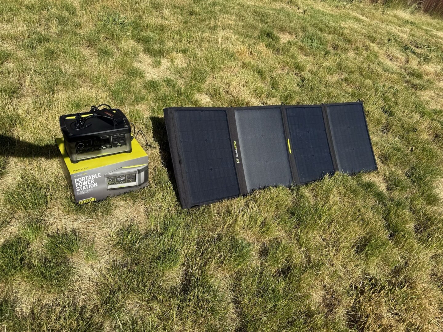 Goal Zero 500x Power station + Goal Zero Nomad 100 Solar Panels