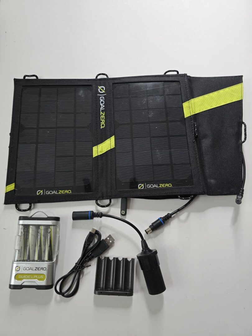 Goal Zero Nomad 7 Portable Solar Panel & Guide 10 AA / AAA Battery Charger WORKS