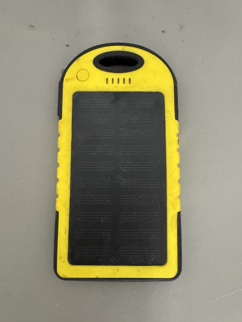 5000 mah Dual-USB Waterproof Solar Power Bank Battery Charger Untested SKU:G
