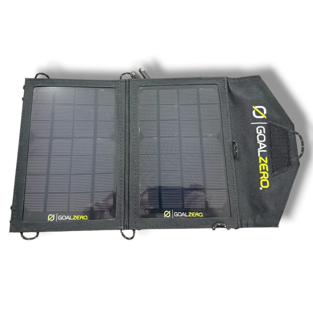 goal zero nomad 7 solar Pannel In Case / Working