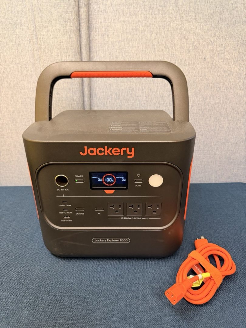 Jackery  Explorer 2000 V2 Portable Power Station JE-2000d